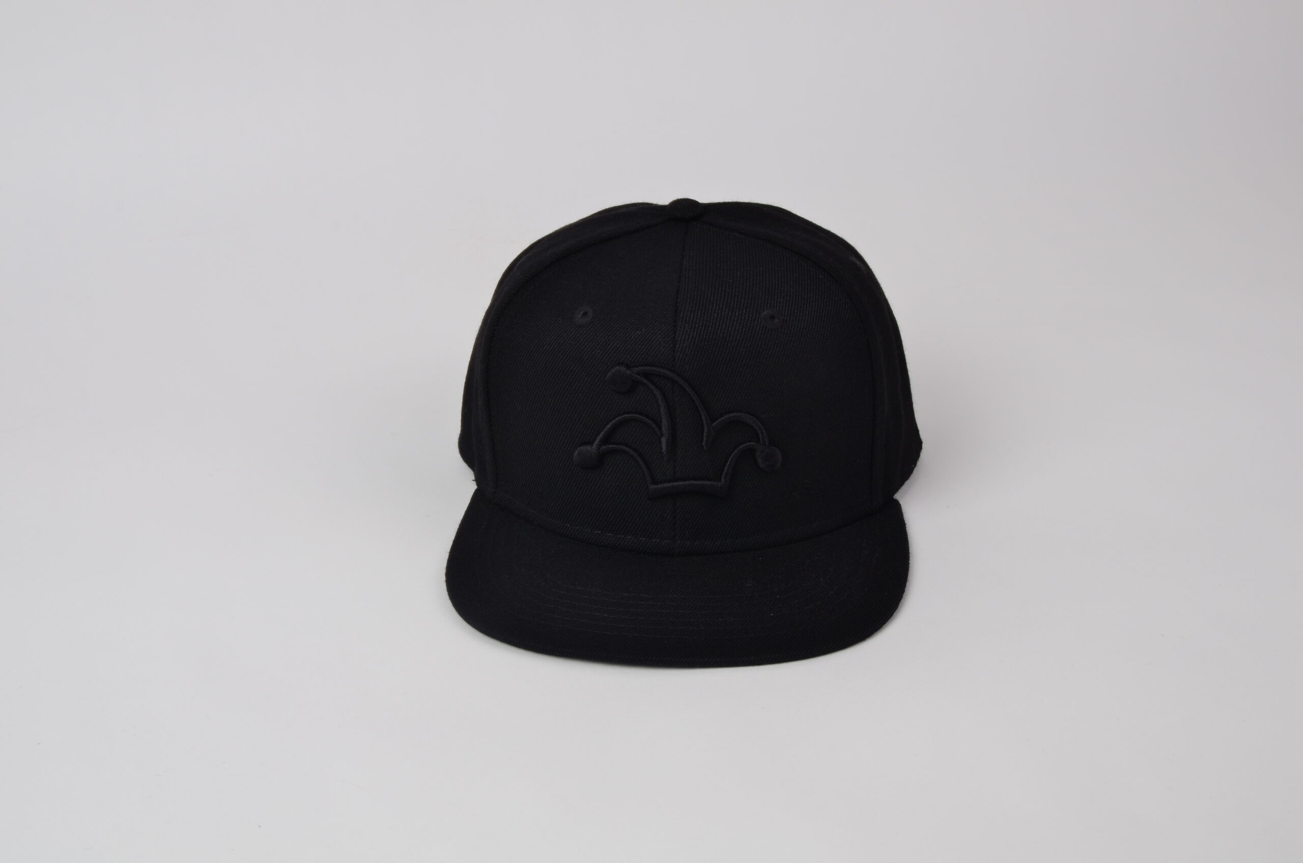 Black on black snapback kšiltovka I'M..JoKeR s 3D výšivkou 2 Žolíkova černá kšiltovka s černou 3D výšivkou