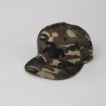 ŽoLíKova kšiltovka zelená kamufláž s plnou černou 3D výšivkou 5 Kšiltovka HipHop green camo s černou plnou 3D výšivkou
