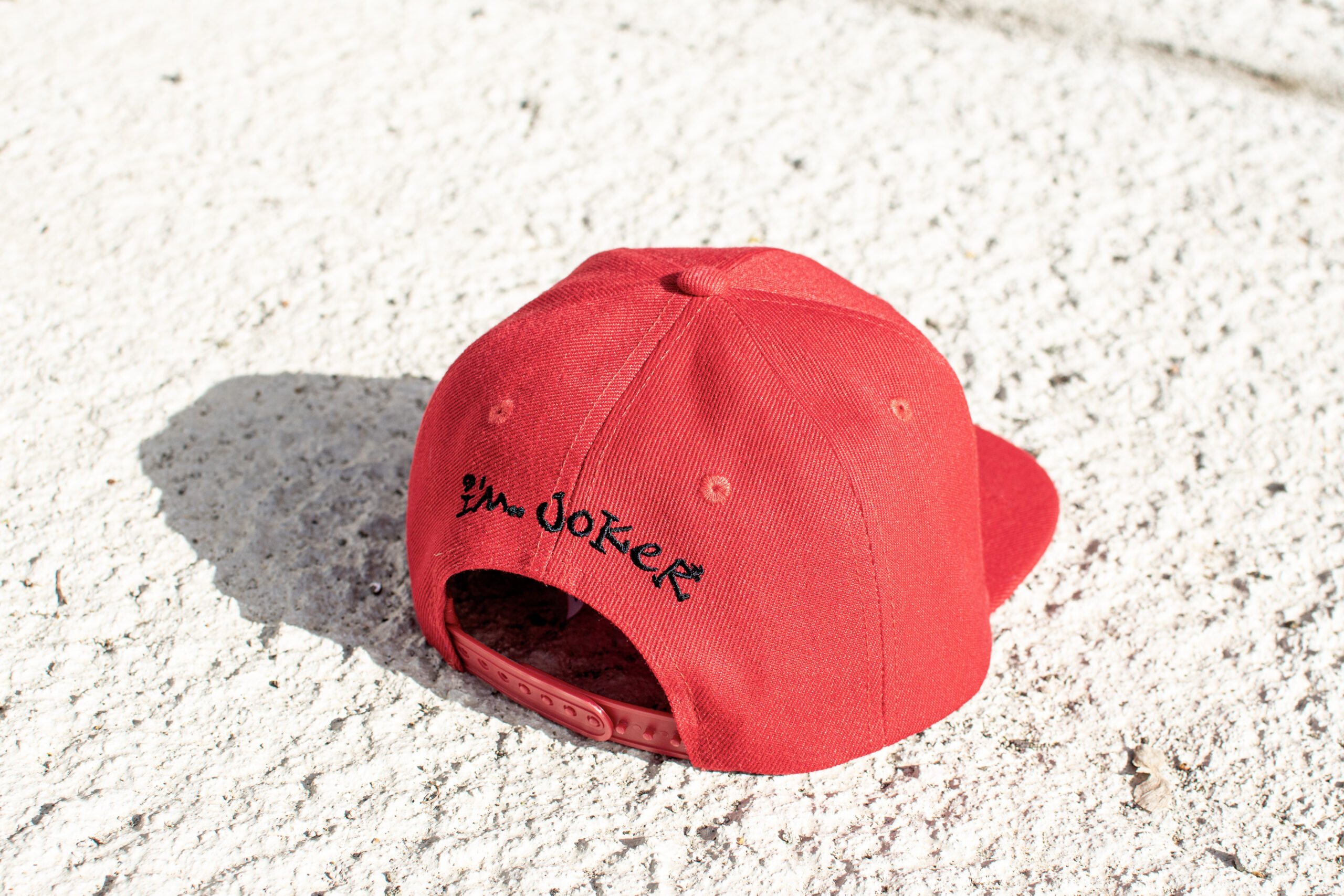 ŽoLíKova dětská kšiltovka červená s plnou černou 3D výšivkou 4 Kšiltovka SnapBack pro děti červená 3D výšivka