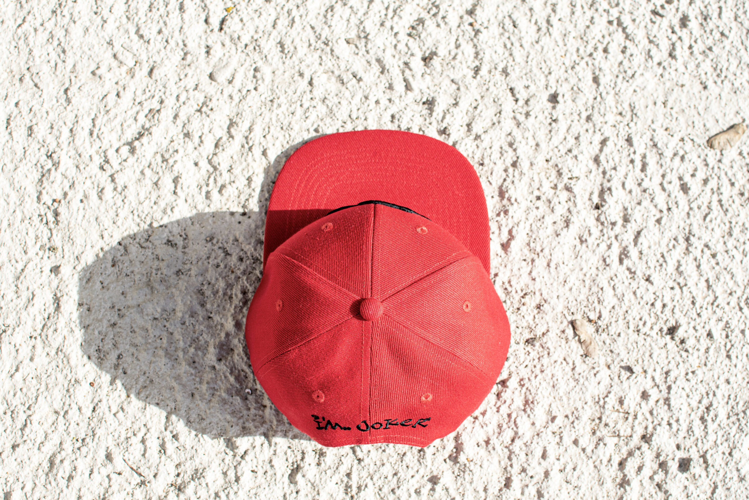 ŽoLíKova dětská kšiltovka červená s plnou černou 3D výšivkou 5 Kšiltovka SnapBack pro děti červená 3D výšivka