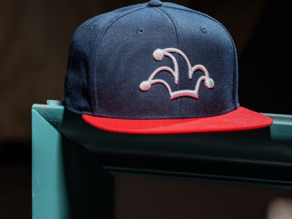 Navy snapback kšiltovka I'M..JoKeR s červeným kšiltem